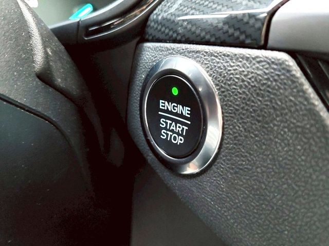 2019年Ford Focus 5D ST-Line ACC主動跟車/抬頭顯示器/車道偏離警示系統  第8張相片