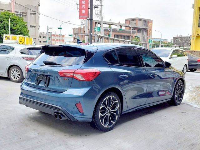 2019年Ford Focus 5D ST-Line ACC主動跟車/抬頭顯示器/車道偏離警示系統  第19張相片
