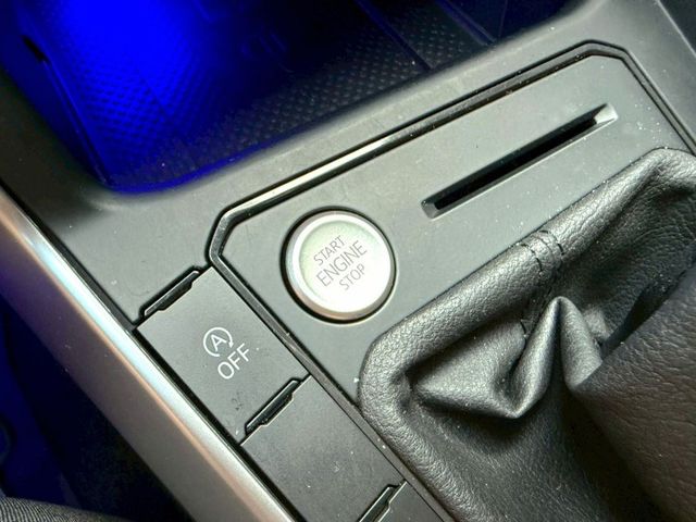 2022年式小改款 Volkswagen Polo 原廠保固中~數位儀錶+無線充電盤 外觀帥氣 內裝氣氛佳!  第9張相片