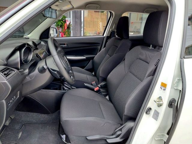 2022年Suzuki Swift 1.2 GLX 油電車 I-KEY/盲點偵測/ACC主動跟車系統  第5張相片