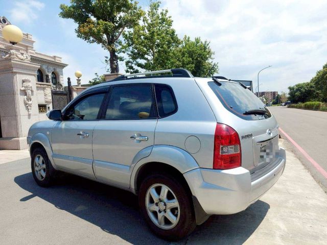 2010年Hyundai Tucson 2.0 柴油旗艦 僅跑8萬~  第7張相片