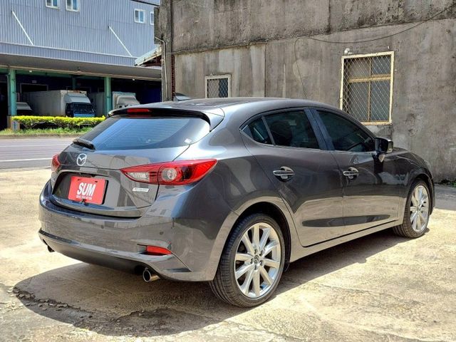 2018年Mazda3 2.0 5D  抬頭顯示器/I-KEY/AEB自動緊急煞車系統  第16張相片