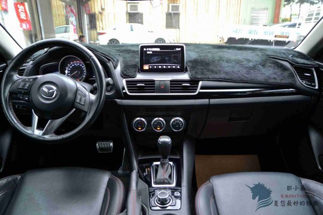 2017年Mazda3 4D 頂級  定速巡航/I-KEY/盲點偵測  第4張相片