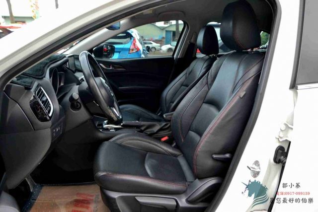 2017年Mazda3 4D 頂級  定速巡航/I-KEY/盲點偵測  第5張相片