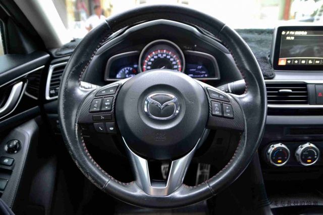 2017年Mazda3 4D 頂級  定速巡航/I-KEY/盲點偵測  第7張相片