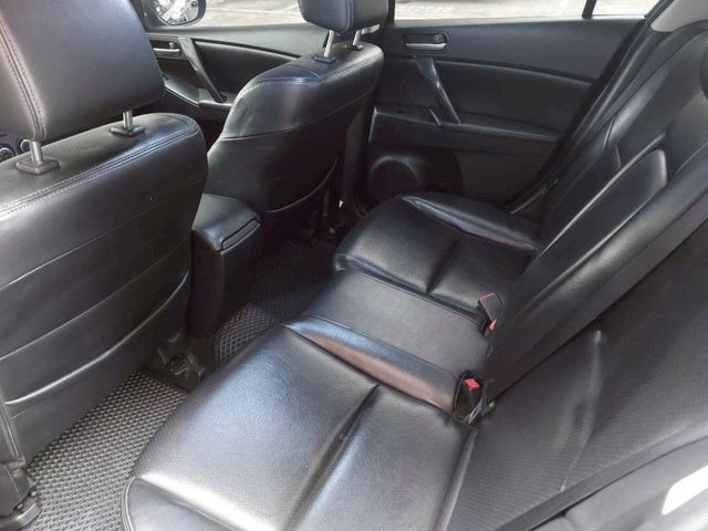 2011年Mazda 3 2.0 4D 電動天窗/定速巡航/方向盤快控  第6張相片