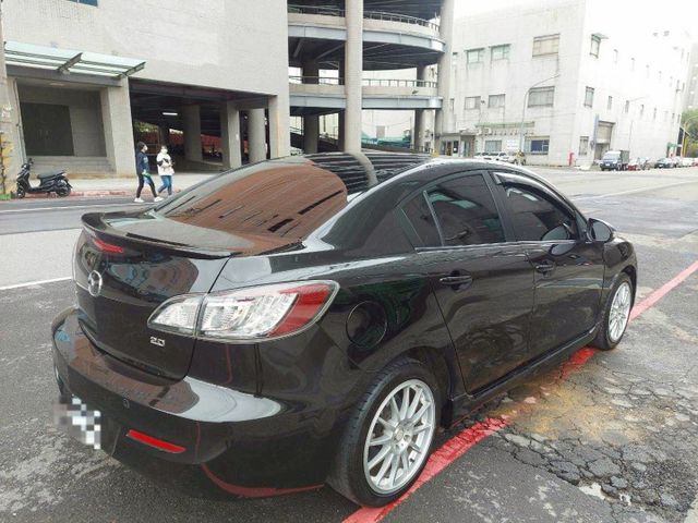 2011年Mazda 3 2.0 4D 電動天窗/定速巡航/方向盤快控  第8張相片
