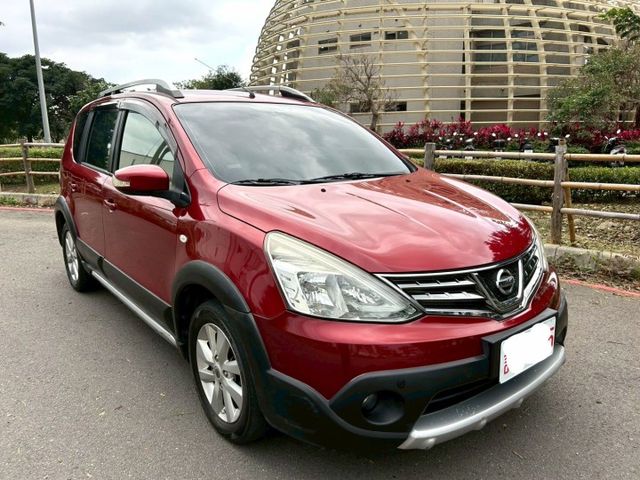 2014年Nissan livina 1.6 空間、舒適性、省油性、外型兼具的家庭休旅車~全車水噹噹!!  第3張相片
