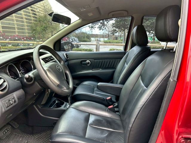 2014年Nissan livina 1.6 空間、舒適性、省油性、外型兼具的家庭休旅車~全車水噹噹!!  第5張相片