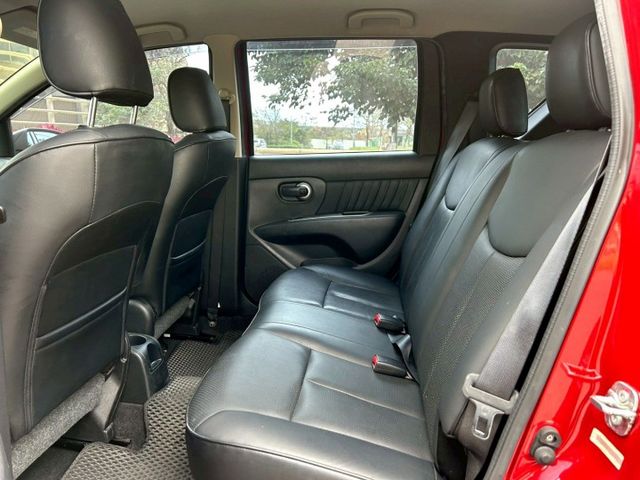 2014年Nissan livina 1.6 空間、舒適性、省油性、外型兼具的家庭休旅車~全車水噹噹!!  第6張相片
