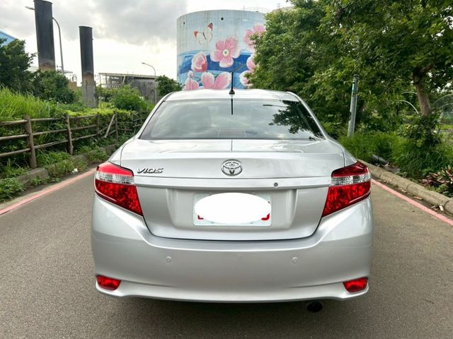 2016年Toyota Vios 1.5 僅跑4萬 省油省稅代步小車~你的最佳首選  第8張相片