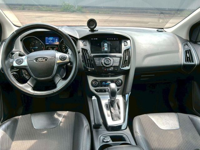 2015年Ford Focus 5D 2.0S 柴油車 電動天窗/免鑰匙啟動/自動停車系統  第5張相片