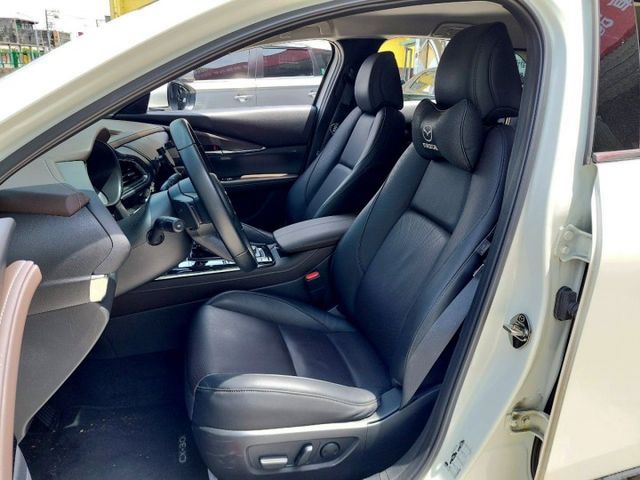 2022年CX-30 Signature ~BOSE音響/駕駛座電動調整/電動尾門/抬頭顯示器/原廠保養履歷齊全~  第5張相片