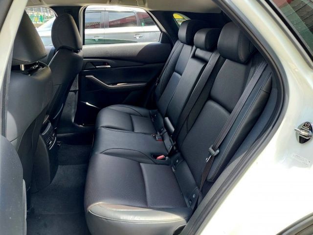 2022年CX-30 Signature ~BOSE音響/駕駛座電動調整/電動尾門/抬頭顯示器/原廠保養履歷齊全~  第6張相片