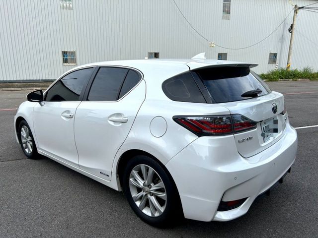 2016年Lexus CT200h 豪華版 I-KEY/倒車顯影/雙前座電動椅  第9張相片
