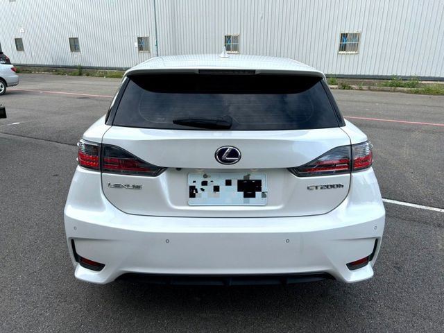 2016年Lexus CT200h 豪華版 I-KEY/倒車顯影/雙前座電動椅  第10張相片