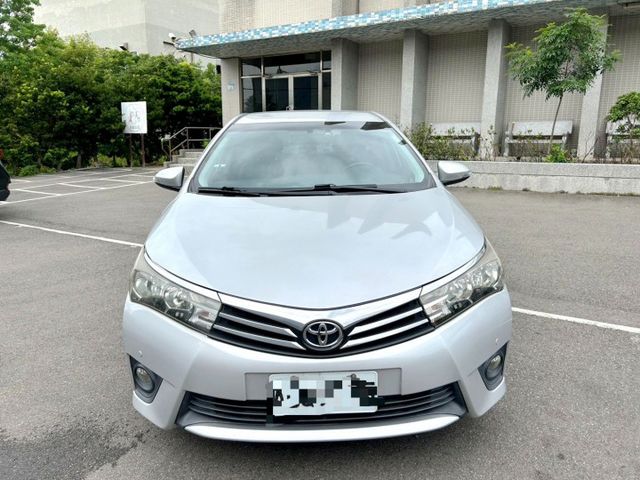 2014年式小改款Toyota Corolla Altis 1.8 方向盤快控/定速巡航/倒車顯影  第2張相片
