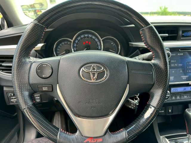 2014年式小改款Toyota Corolla Altis 1.8 方向盤快控/定速巡航/倒車顯影  第7張相片
