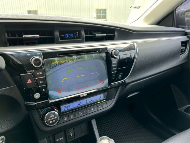 2014年式小改款Toyota Corolla Altis 1.8 方向盤快控/定速巡航/倒車顯影  第8張相片