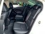2017年Mazda 3 4D 2.0旗艦型 駕駛座電動調整/盲點偵測/換檔撥片  第6張縮圖