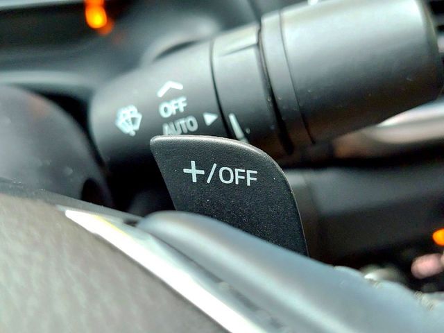 2017年Mazda 3 4D 2.0旗艦型 駕駛座電動調整/盲點偵測/換檔撥片  第8張相片