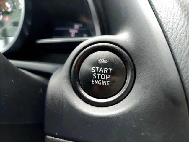 2017年Mazda 3 4D 2.0旗艦型 駕駛座電動調整/盲點偵測/換檔撥片  第10張相片