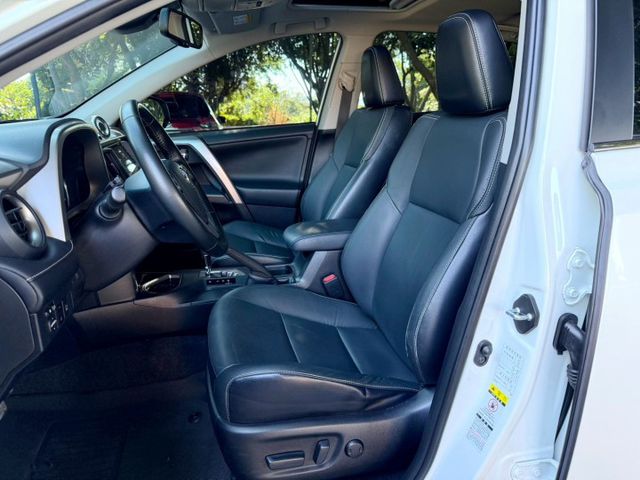 2017年Toyota RAV4 2.5 Hybrid尊爵 電動天窗/電動尾門/駕駛座電動調整  第5張相片