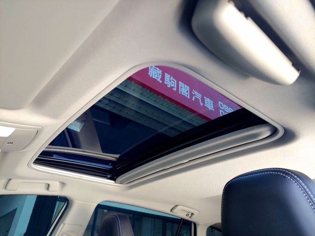 2017年Toyota RAV4 2.5 Hybrid尊爵 電動天窗/電動尾門/駕駛座電動調整  第12張相片