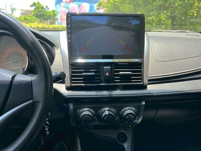 2015年Toyota Yaris 1.5 代步車首選~耐操好保養  第7張相片
