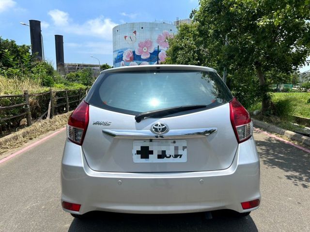 2015年Toyota Yaris 1.5 代步車首選~耐操好保養  第9張相片
