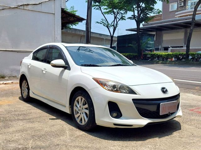 2014年Mazda 3 4D 2.0 電動天窗/分區溫控/方向盤快撥  第3張相片