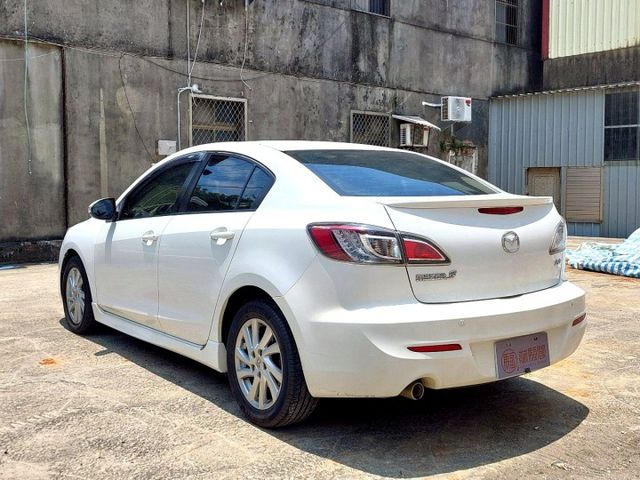 2014年Mazda 3 4D 2.0 電動天窗/分區溫控/方向盤快撥  第12張相片