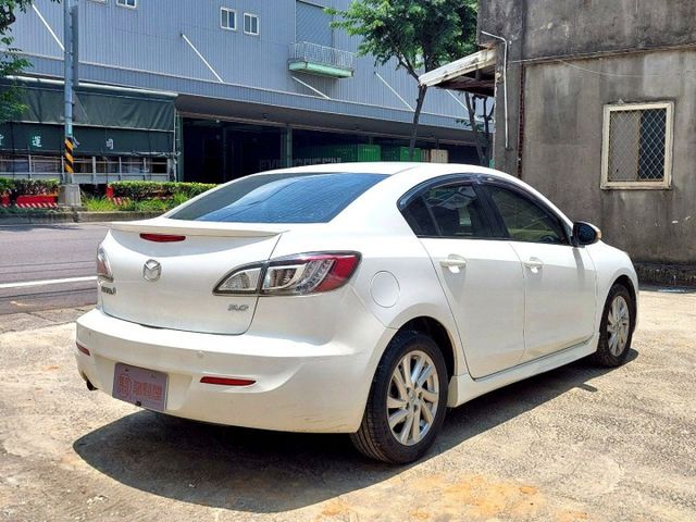 2014年Mazda 3 4D 2.0 電動天窗/分區溫控/方向盤快撥  第14張相片