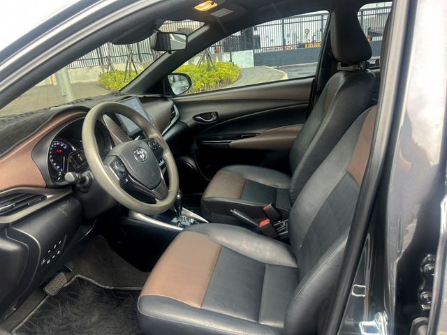 2023年Toyota Yaris 1.5豪華 新車保固中~方向盤快控/免鑰匙啟動/定速巡航  第5張相片