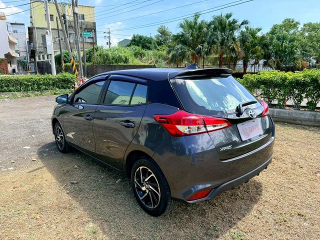 2023年Toyota Yaris 1.5豪華 新車保固中~方向盤快控/免鑰匙啟動/定速巡航  第11張相片