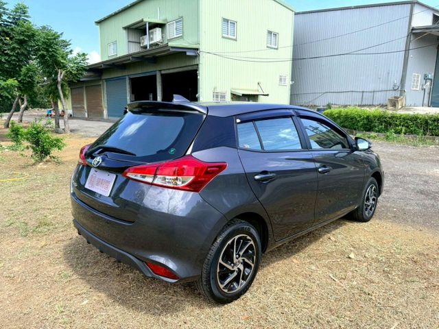 2023年Toyota Yaris 1.5豪華 新車保固中~方向盤快控/免鑰匙啟動/定速巡航  第13張相片
