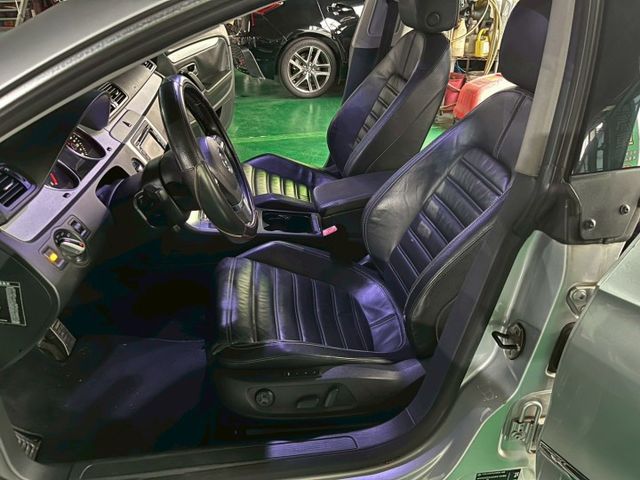 2009年Volkswagen Passat CC 2.0 柴油車 免鑰匙啟動/雙前座電動椅/恆溫空調  第4張相片