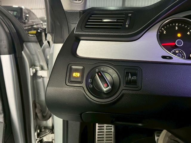 2009年Volkswagen Passat CC 2.0 柴油車 免鑰匙啟動/雙前座電動椅/恆溫空調  第6張相片