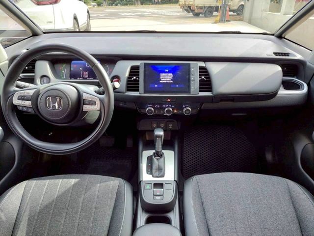2022年Honda Fit e：HEV油電版 免鑰匙啟動/ACC主動跟車/車道偏離警示系統  第4張相片