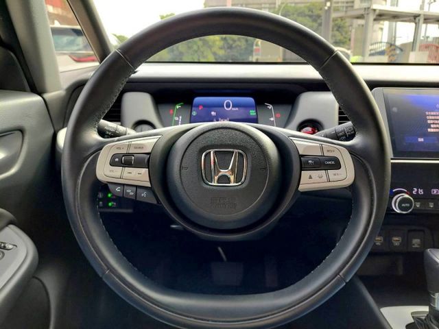 2022年Honda Fit e：HEV油電版 免鑰匙啟動/ACC主動跟車/車道偏離警示系統  第7張相片