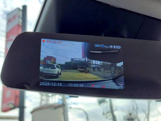 2022年Honda Fit e：HEV油電版 免鑰匙啟動/ACC主動跟車/車道偏離警示系統  第11張相片