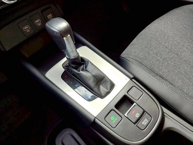 2022年Honda Fit e：HEV油電版 免鑰匙啟動/ACC主動跟車/車道偏離警示系統  第13張相片