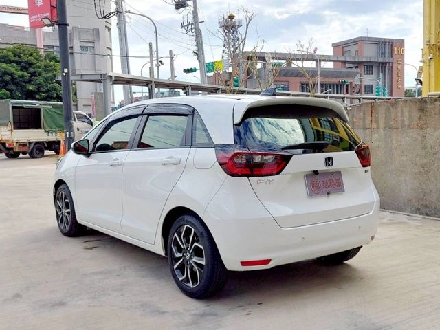 2022年Honda Fit e：HEV油電版 免鑰匙啟動/ACC主動跟車/車道偏離警示系統  第15張相片