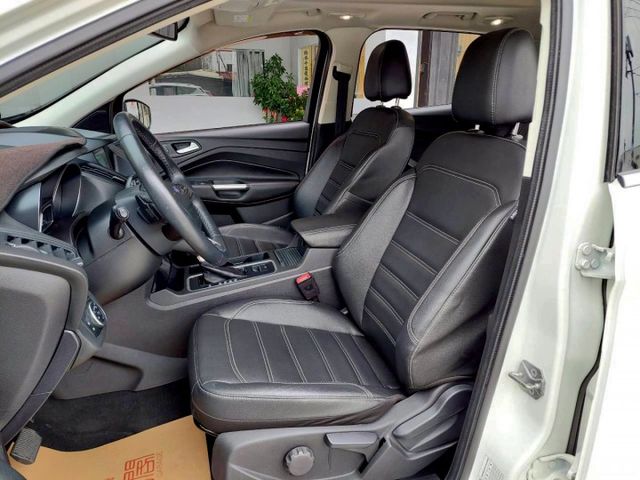 2019年Ford Kuga 1.5 ACC主動跟車/全景天窗/電動尾門/免鑰匙啟動/盲點偵測  第5張相片