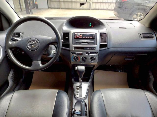 2005年Toyota Vios 1.5 便宜代步車~冷氣比寒流還冷~便宜開回家過年~  第4張相片