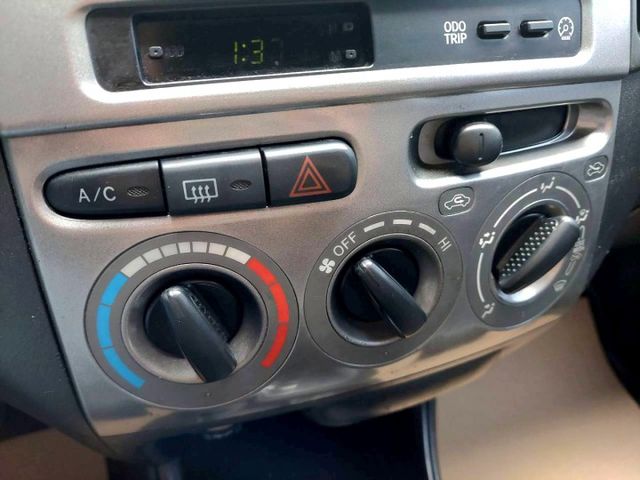 2005年Toyota Vios 1.5 便宜代步車~冷氣比寒流還冷~便宜開回家過年~  第8張相片