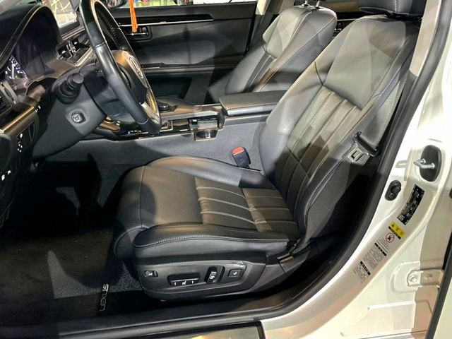 2016年Lexus ES200豪華版 僅跑7萬 電動天窗/車道變換輔助系統/倒車顯影  第4張相片