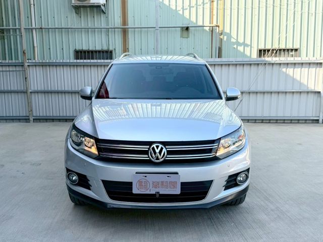 2011年Volkswagen Tiguan 2.0 TSI 分區溫控/後座出風口/衛星導航/倒車顯影  第2張相片