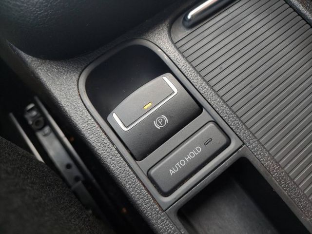 2011年Volkswagen Tiguan 2.0 TSI 分區溫控/後座出風口/衛星導航/倒車顯影  第9張相片