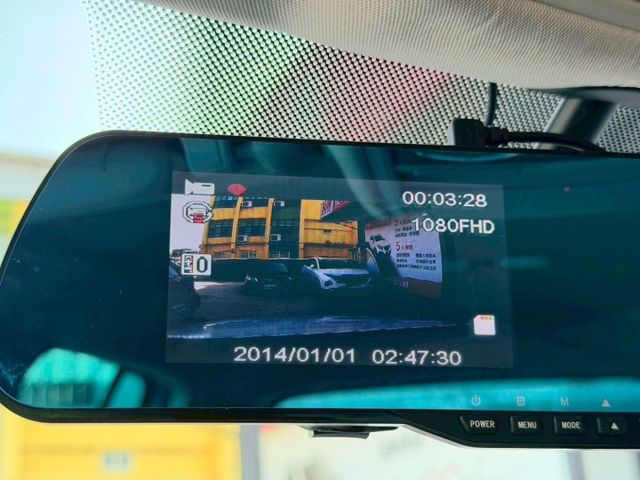 2011年Volkswagen Tiguan 2.0 TSI 分區溫控/後座出風口/衛星導航/倒車顯影  第10張相片